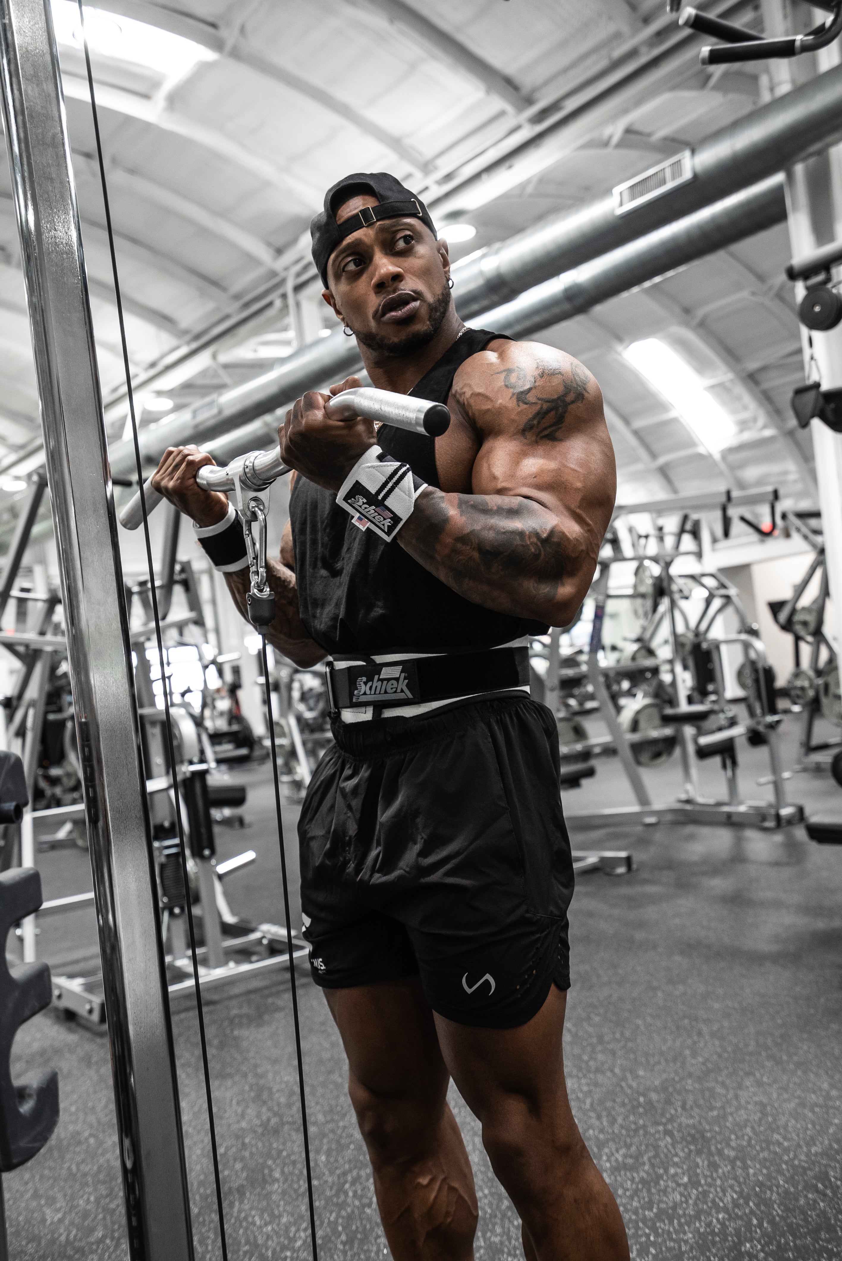 Is Using a Weight Lifting Belt Cheating?