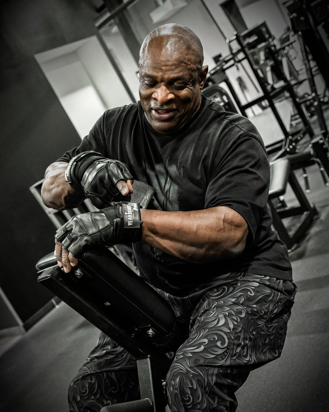 Model RCx8 Ronnie Coleman Yeah Buddy Signature Series Lifting Gloves